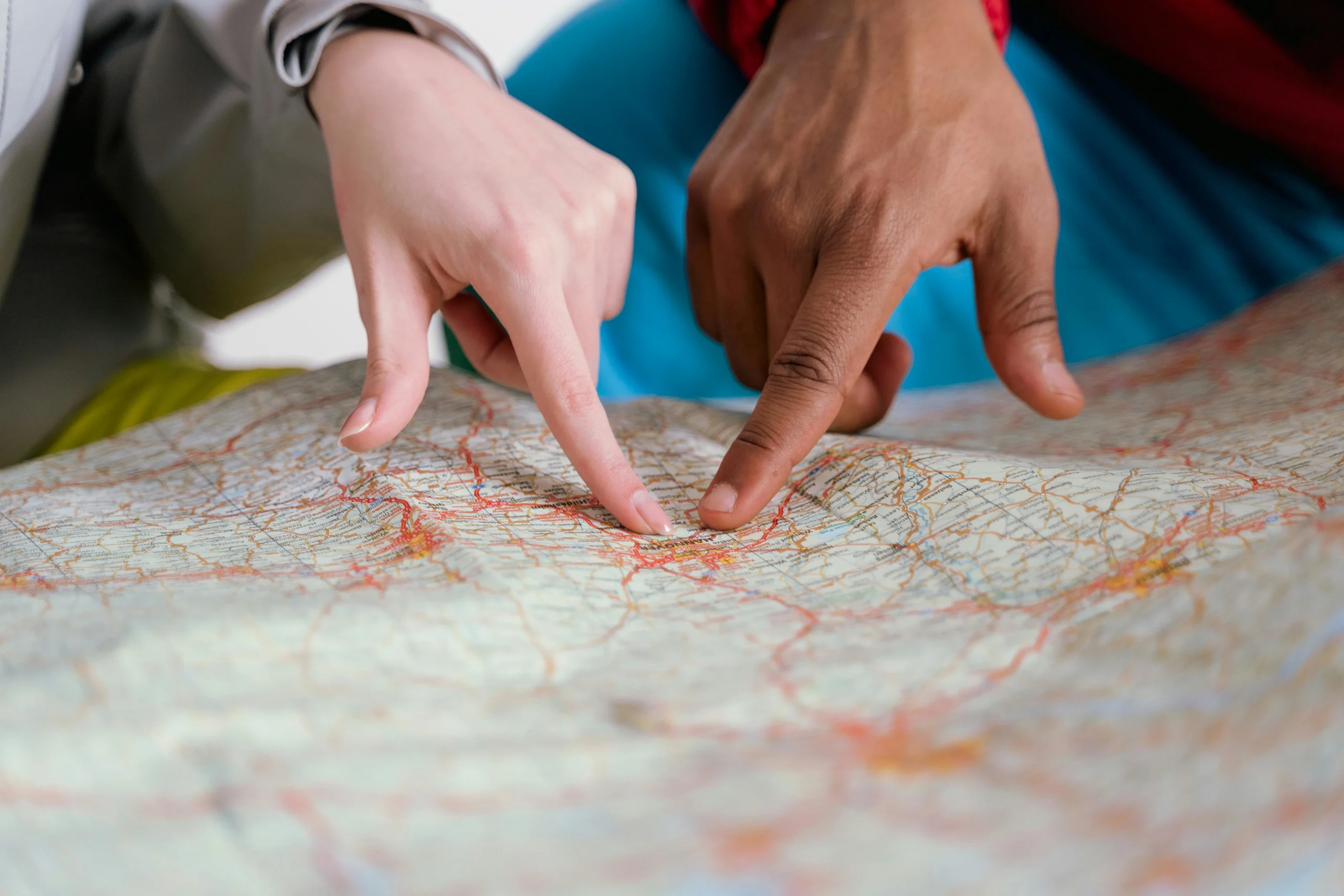 Reading a trail map helps you plan your first hike accurately Topographic trail map showing distance markers and elevation profile for beginner hiking trail planning